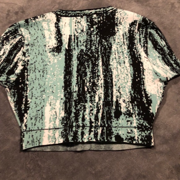 Cropped Sweater Size Small S  Abia Jacquard Top by BCBGMAXAZRIA Rounded V-Neck - Picture 5 of 11